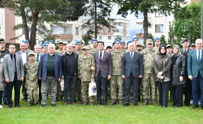 BAŞKAN KAYA, ENGELLİ GENÇLERİN ASKERLİK SEVİNCİNE ORTAK OLDU