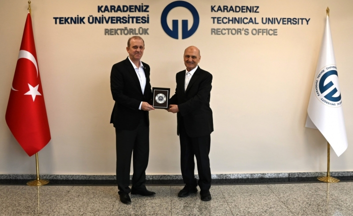 ESKİ BAKAN BAYRAKTAR’DAN KTÜ’YE ZİYARET