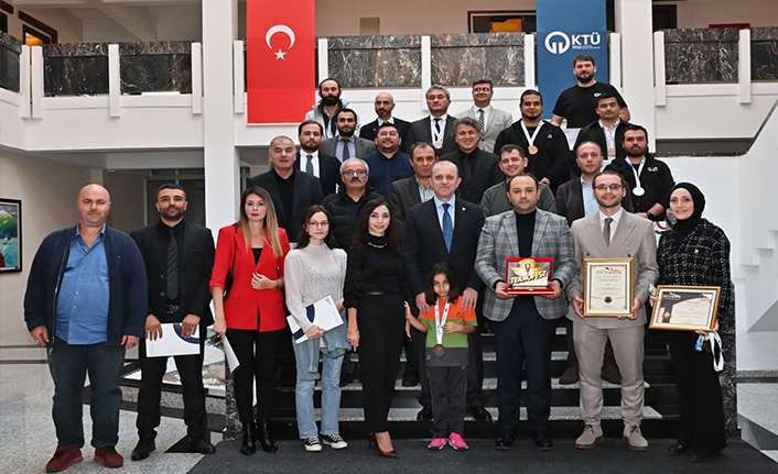 REKTÖR PROF. DR. ÇUVALCI, KTÜ’NÜN BULUŞÇU AKADEMİSYENLERİNİ TEBRİK ETTİ