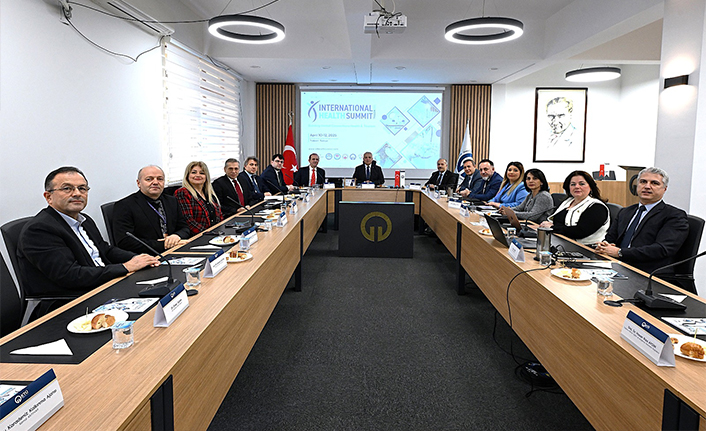 ULUSLARARASI SAĞLIK ZİRVESİ’25 İÇİN PAYDAŞLAR KTÜ’DE BİR ARAYA GELDİ