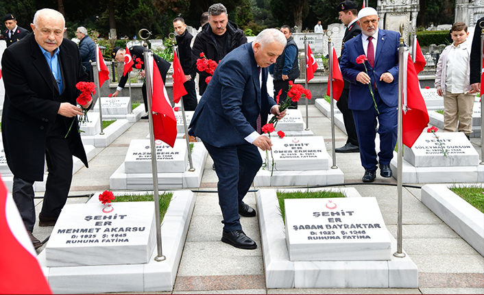VALİ AZİZ YILDIRIM, ŞEHİTLİĞİ ZİYARET ETTİ, ŞEHİT AİLELERİMİZLE BAYRAMLAŞTI