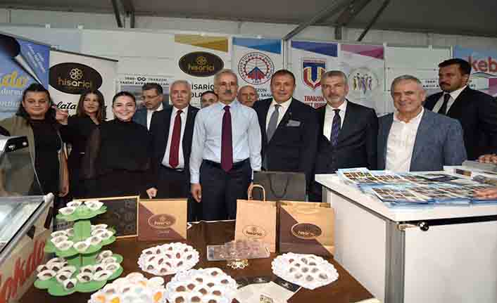BAŞKAN ÇELEBİ BAKAN URALOĞLU'NA DOSYA SUNDU