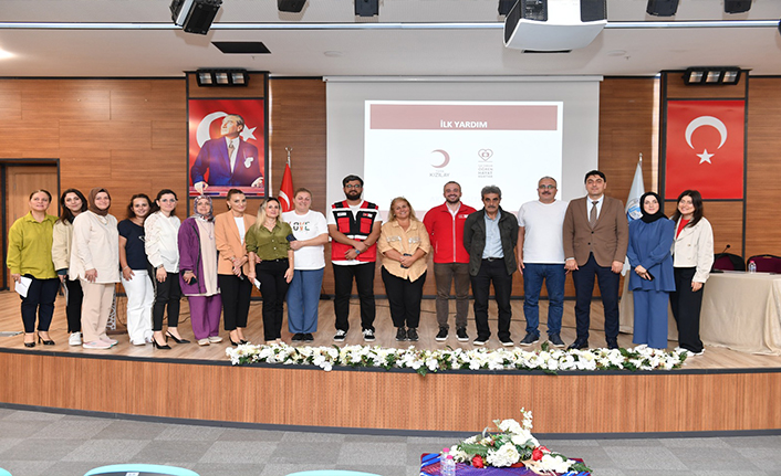 İLK YARDIM BİLİÇLENDİRME EĞİTİMİ VERİLDİ
