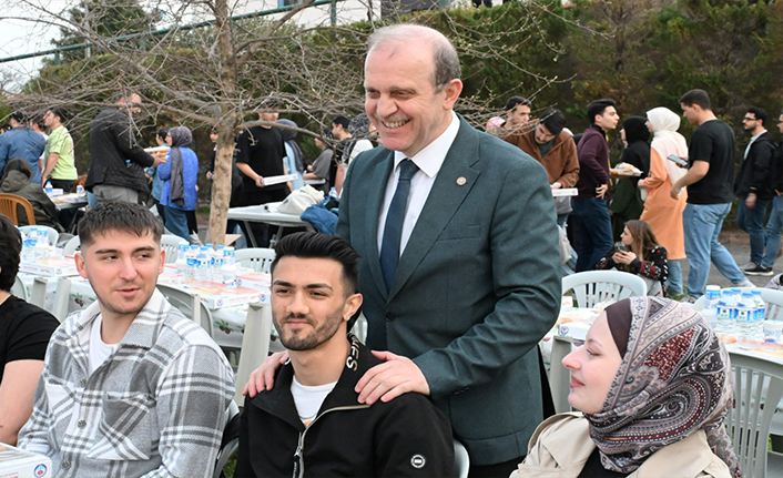KTÜ'DE 4 ÇEŞİT YEMEK 40 LİRA