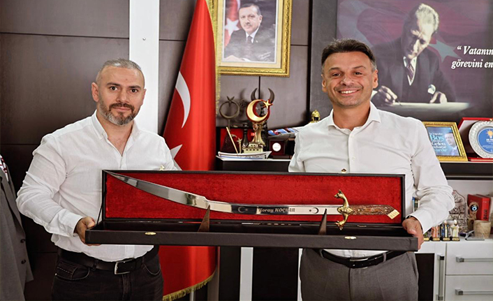 OSMANLI KILICI HEDİYE ETTİ