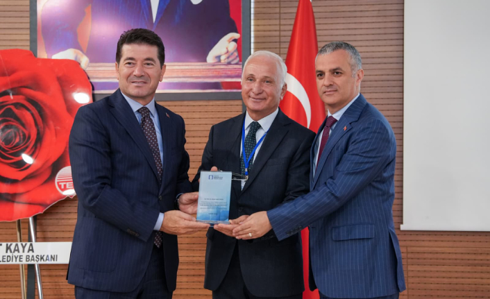 “TRABZON’U BİR AN ÖNCE DENİZLE BARIŞTIRMALIYIZ”