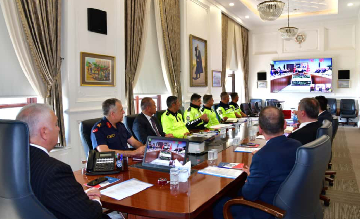 YENİ TRAFİK DÜZENLEMESİ” TOPLANTISI GERÇEKLEŞTİRİLDİ