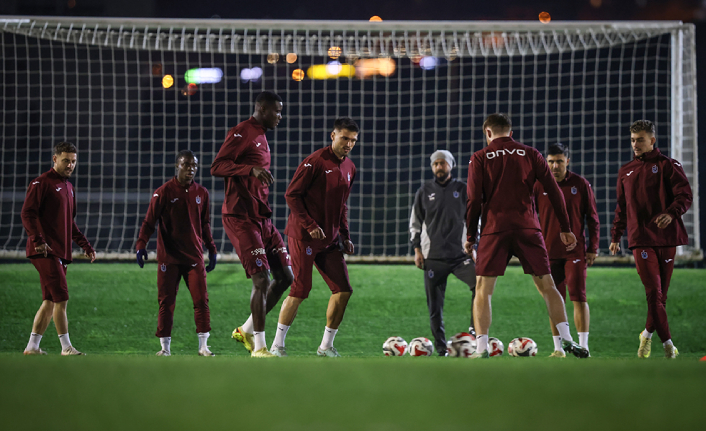 ANTREMANDA DOĞUM GÜNLERİNİ KUTLADILAR