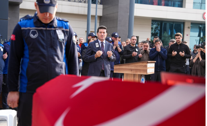  GÖZYAŞLARIYLA SON YOLCULUĞUNA UĞURLADI