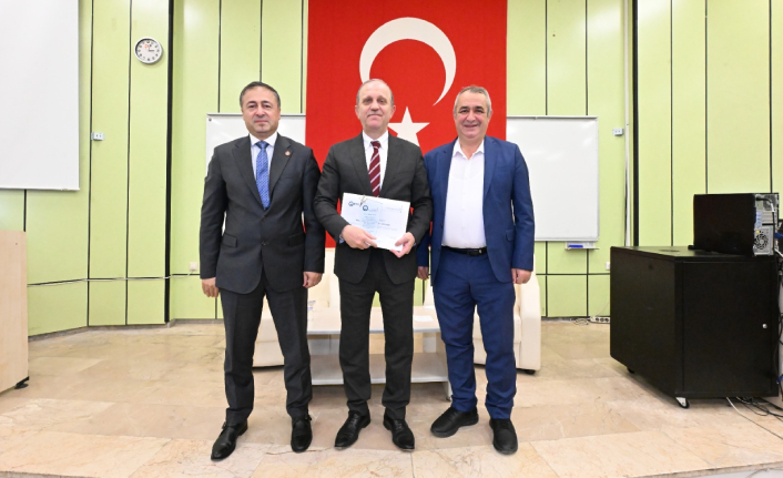 REKTÖR PROF.DR.ÇUVALCI  "GİRİŞİMCİ OLUN,ÜRETİN"