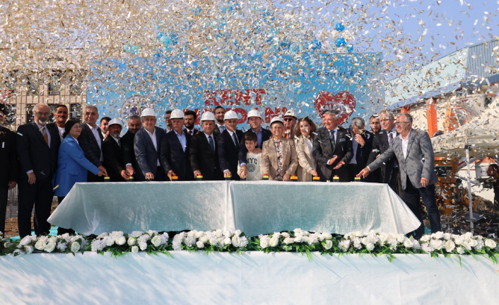 TARİHİNİN EN BÜYÜK BÜYÜK YATIRIMI OLAN KENT MEYDANI’NIN TEMELİ ATILDI