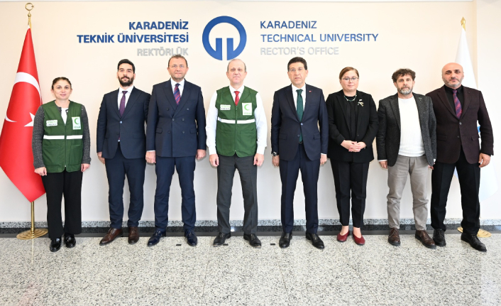 YEŞİLAY’DAN KTÜ REKTÖRÜ PROF. DR. HAMDULLAH ÇUVALCI’YA ZİYARET