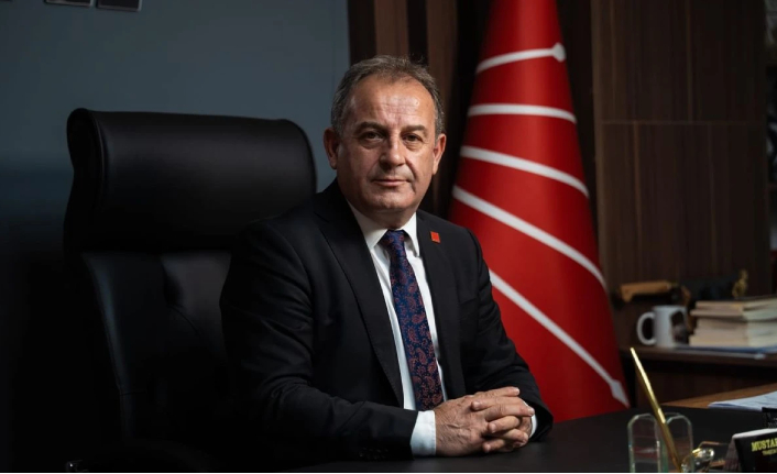 “TRABZON’U ÇEVRE İLLERİN GERİSİNDE BIRAKAN AKP YÖNETİMLERİNİN KONUŞMAYA HAKKI YOKTUR!”