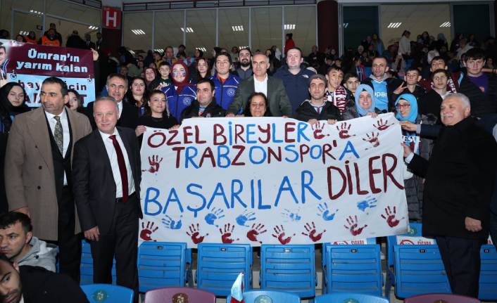 VALİ YILDIRIM TRABZONSPOR MAÇINI ONLARLA İZLEDİ