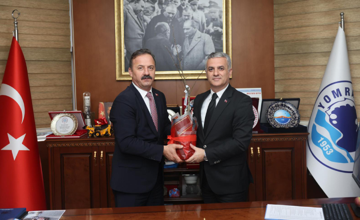 YAVUZ AĞIRALİOĞLU’NDAN YOMRA BELEDİYESİ’NE ZİYARET