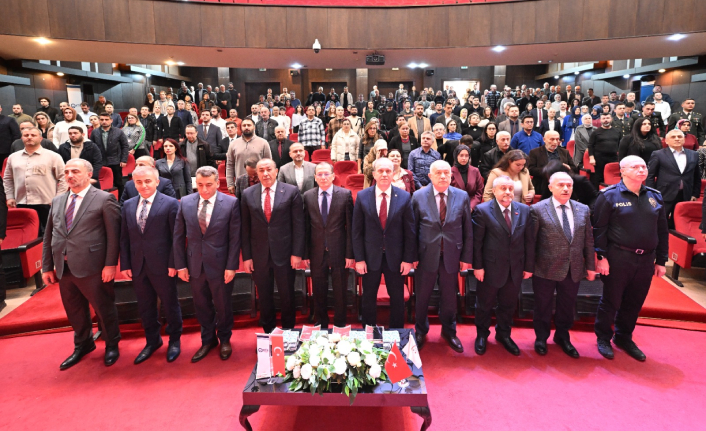 YAPAY ZEKÂ VE KİŞİSEL VERİLERİN KORUNMASIYLA İLGİLİ PANEL DÜZENLENDİ