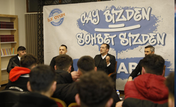 BAŞKAN EKİM, “ÇAY BİZDEN SOHBET SİZDEN” PROGRAMINDA GENÇLERLE BULUŞTU