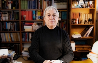 ERBAY,YERLİ VE YABANCI YAZARLARIN ESERLERİNİ VİDEO SİSTEMİ İLE ELE ALIYOR.