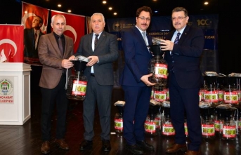 KAHVERENGİ KOKARCA İLE MÜCADELE İÇİN BİYOTEKNİK TUZAKLAR DAĞITILDI