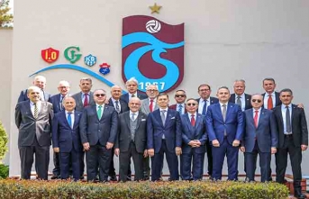 ÖREN “BİRLİKTELİK VE FİKİR ALIŞVERİŞİ TÜRK FUTBOLUNA KATKI SAĞLIYOR”