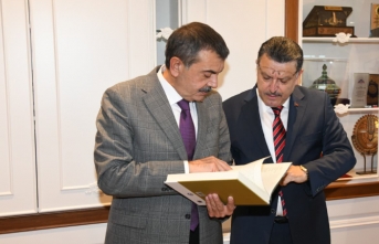 BAKAN YUSUF TEKİN BÜYÜKŞEHİR BELEDİYESİ’Nİ ZİYARET ETTİ