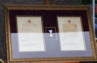 İSTİKLAL MADALYASI VE BERATI TRABZON’DA VATANDAŞLARLA BULUŞTU