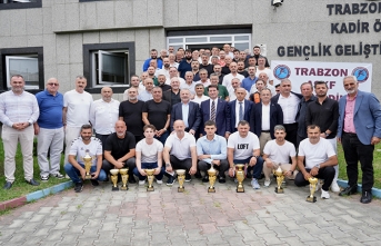 BAŞKAN KAYA, ŞAMPİYON KULÜPLERE KUPALARINI VERDİ