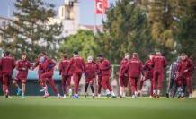 OKAY VE  FOLCARELLİ  ANTREMANDA YER ALDI