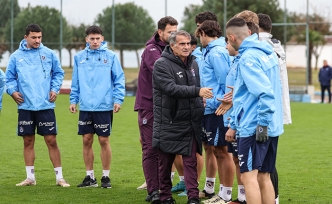 ŞENOL GÜNEŞ’TEN U19 TAKIMINA ZİYARET