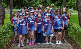 TRABZONSPOR’DAN SAVAŞ MAĞDURU UKRAYNALI ÇOCUKLARA JEST