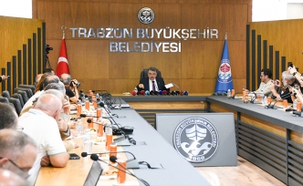 BAŞKAN GENÇ "FRENİ PATLAMIŞ ANA MUHALEFET PARTİSİ"