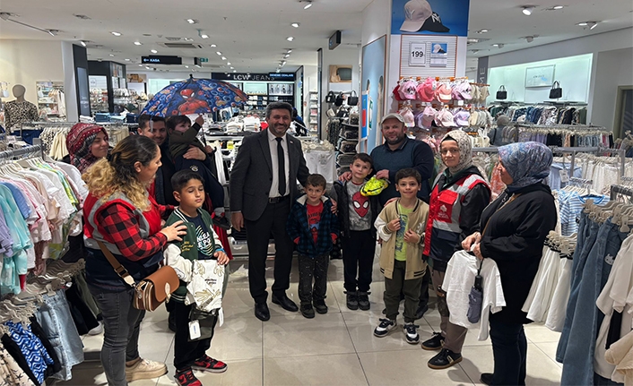 TRABZON VAKIFLAR BÖLGE MÜDÜRLÜĞÜ BAYRAM ÖNCESİ ÇOCUKLARI SEVİNDİRDİ