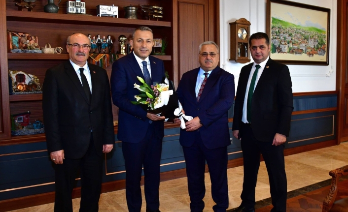 MUHTARLAR FEDERASYONUNDAN VALİ ŞAHİN'E HOŞ GELDİN ZİYARETİ