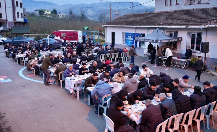 BAŞKAN KAYA, İNCESU MAHALLESİ SAKİNLERİYLE BİRLİKTE İFTAR YAPTI