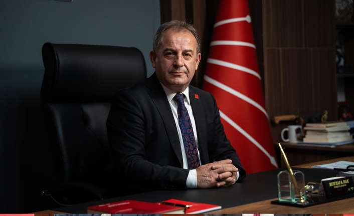 CHP İL BAŞKANI BAK: “SAYIN AHMET METİN GENÇ, UZUNKUM YALANINI PARMAK SALLAYARAK ÖRTEMEZSİN!”