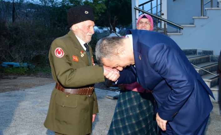 VALİ ŞAHİN'DEN KORE GAZİSİNİ ZİYARET