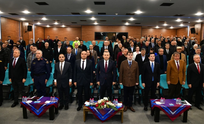 VALİ ŞAHİN MUHTARLARLA BİR ARAYA GELDİ