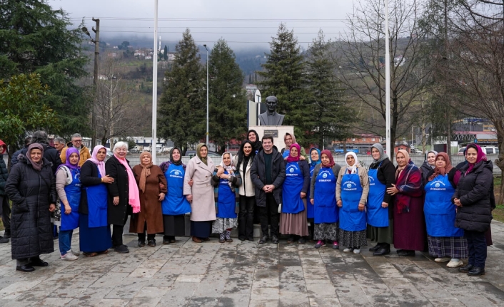 BAŞKAN KAYA, DÜNYA EMEKÇİ KADINLAR GÜNÜ’NÜ KUTLADI