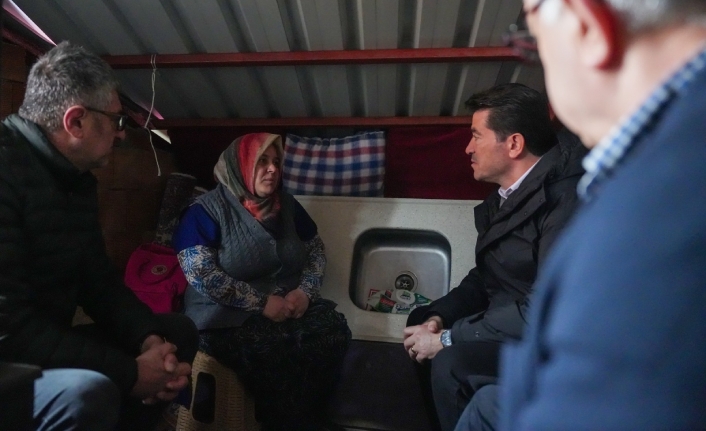 BAŞKAN KAYA, HASTA KIZIYLA YAŞAMA TUTUNMAYA ÇALIŞAN ANNEYE YARDIM ELİ UZATTI