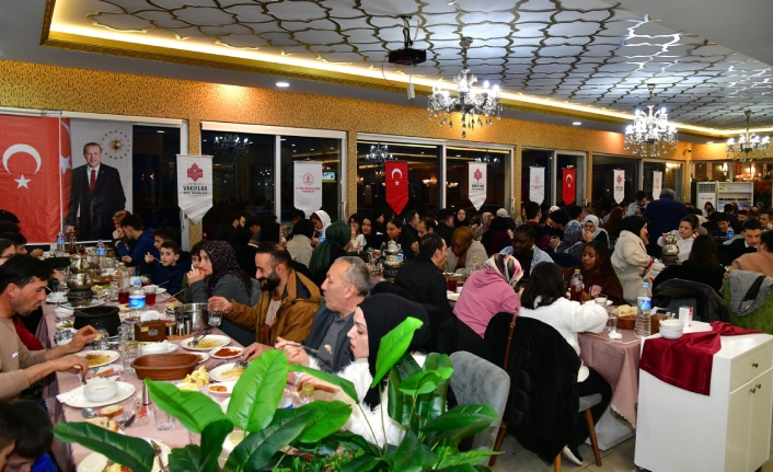 VALİ ŞAHİN, "YETİM VE ÖKSÜZ KARDEŞLERİMİZİN YANINDAYIZ"